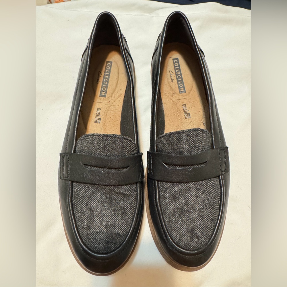 Cloudsteppers by Clarks Gray and Black Loafers